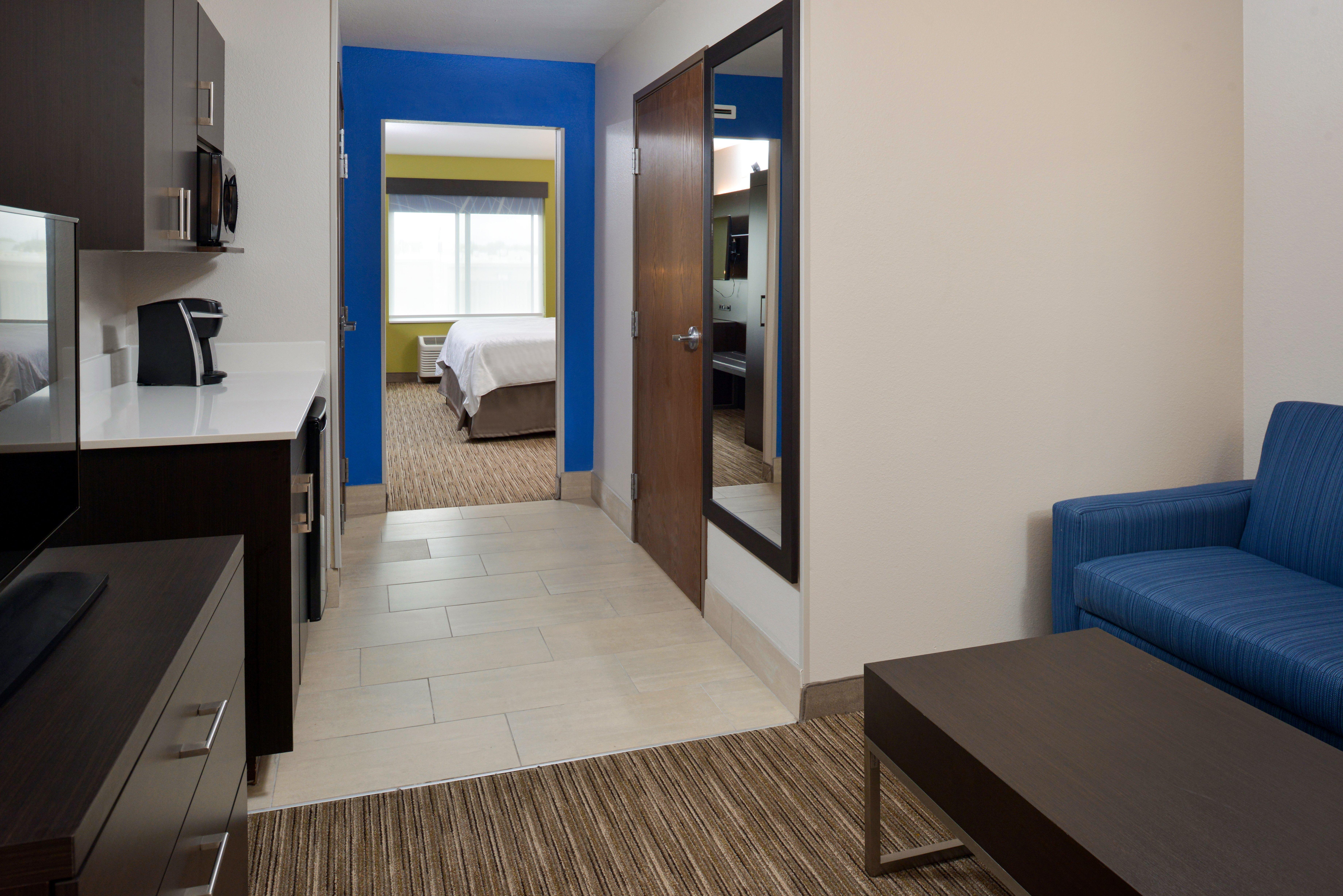 Holiday Inn Express & Suites Pueblo By Ihg מראה חיצוני תמונה