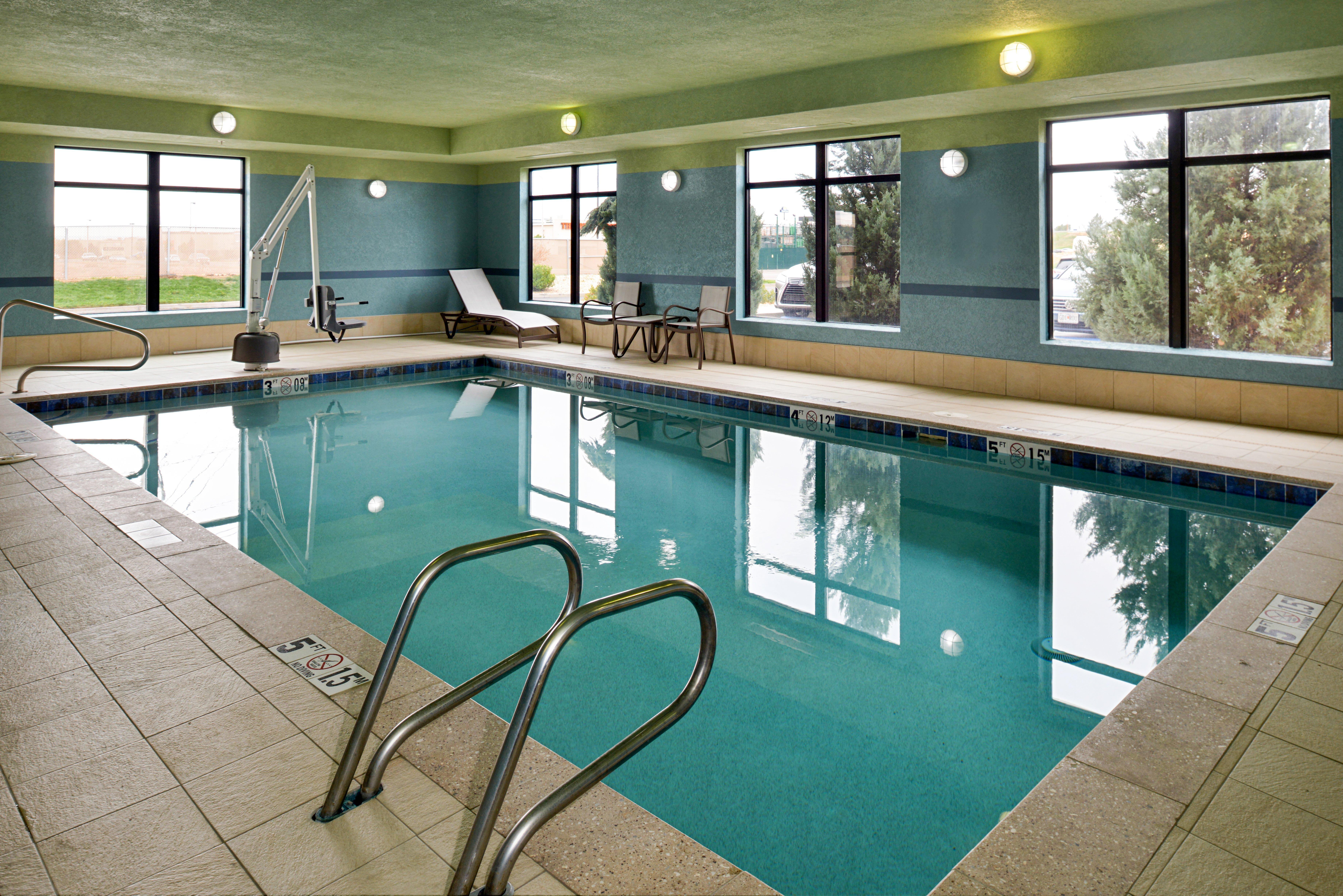 Holiday Inn Express & Suites Pueblo By Ihg מראה חיצוני תמונה