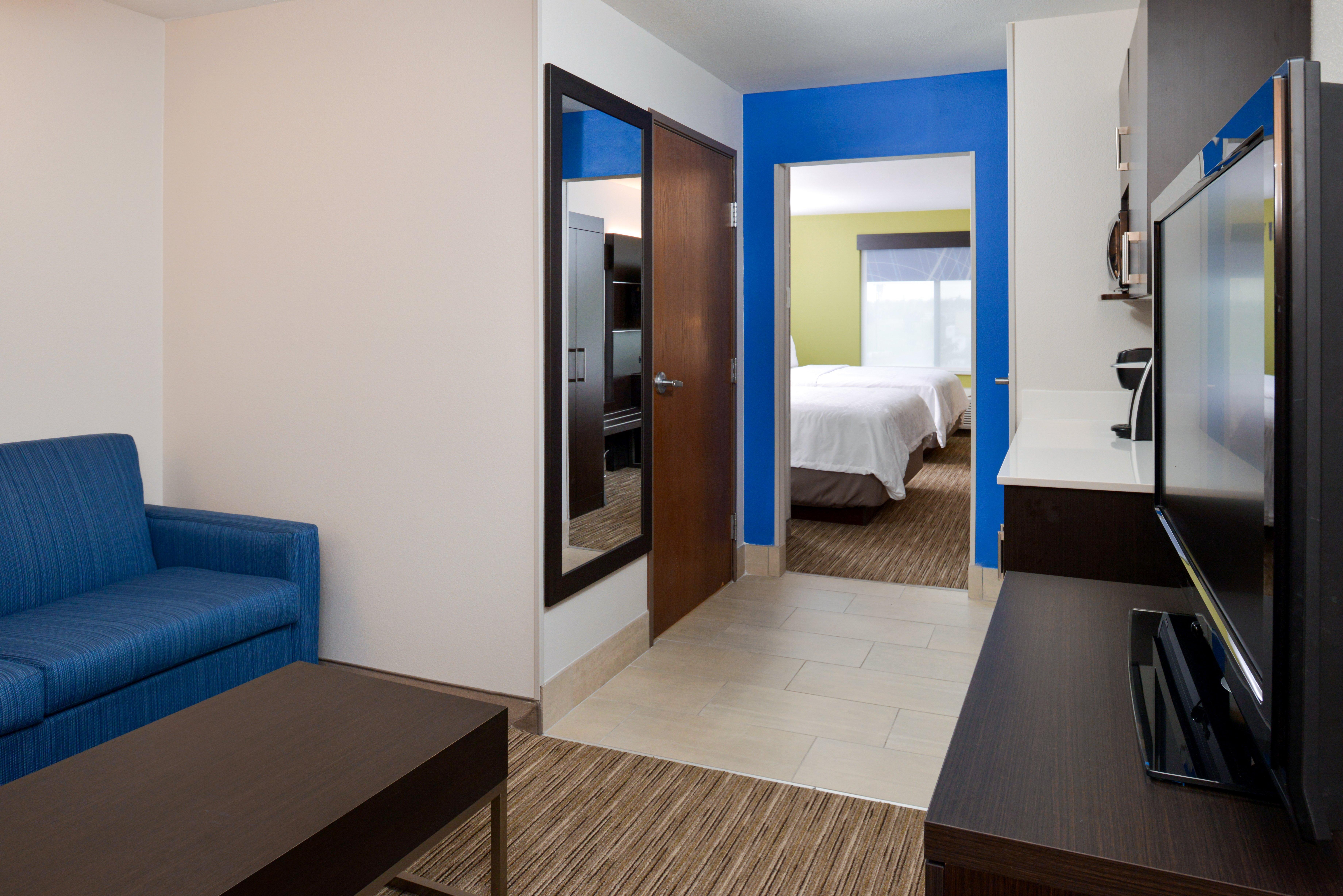 Holiday Inn Express & Suites Pueblo By Ihg מראה חיצוני תמונה