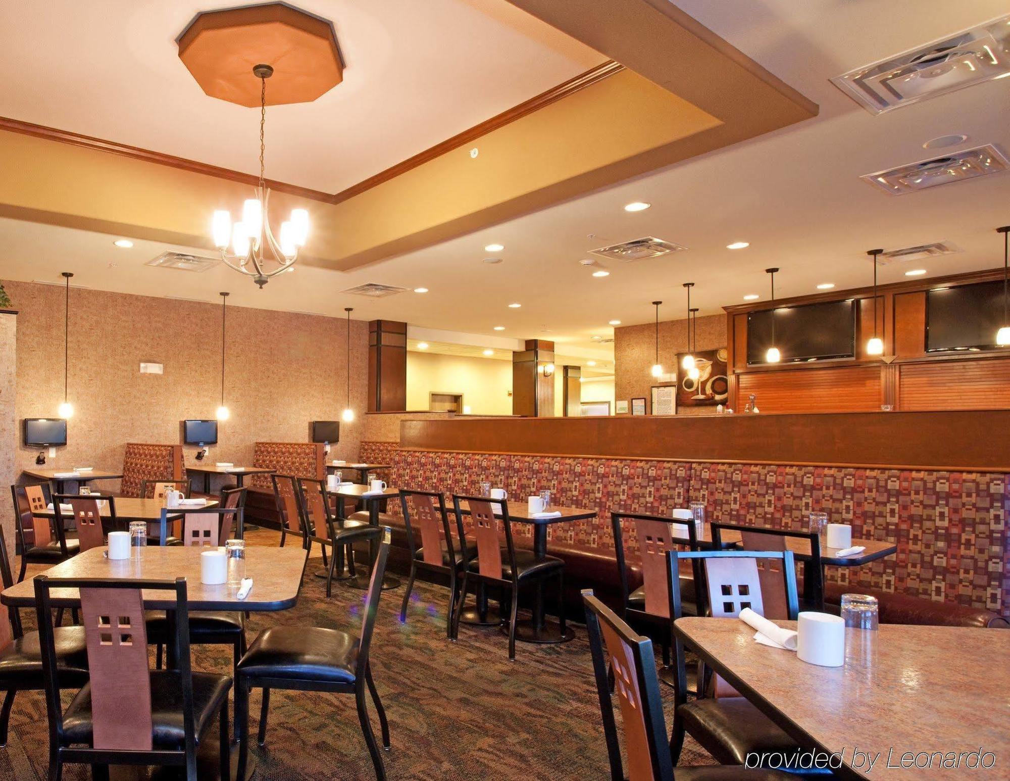 Holiday Inn Express & Suites Pueblo By Ihg מסעדה תמונה