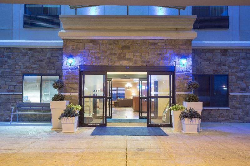 Holiday Inn Express & Suites Pueblo By Ihg מראה חיצוני תמונה