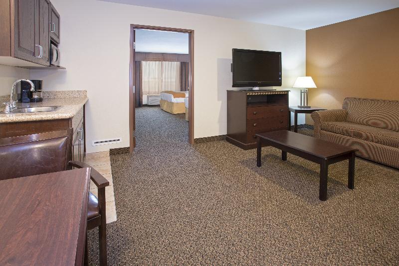 Holiday Inn Express & Suites Pueblo By Ihg מראה חיצוני תמונה