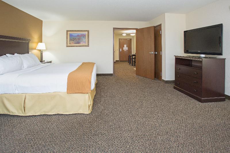 Holiday Inn Express & Suites Pueblo By Ihg מראה חיצוני תמונה
